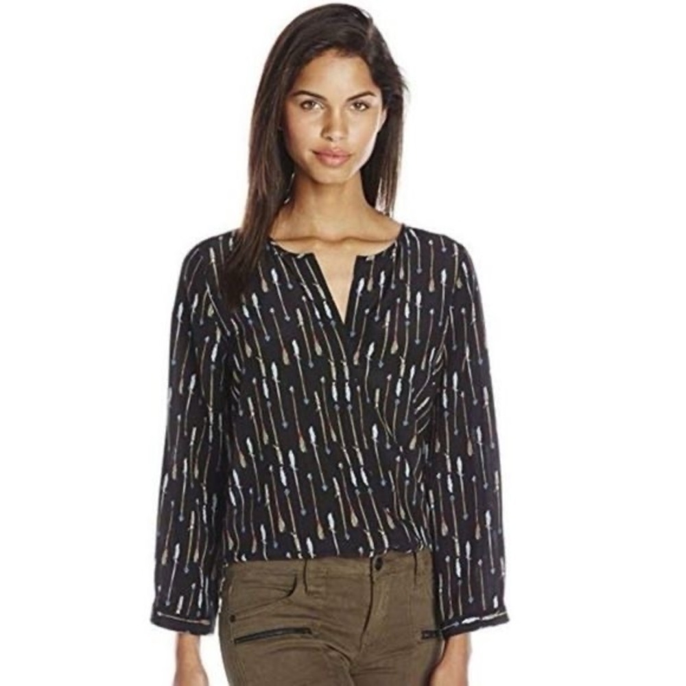 Joie 100%‎ Silk Blouse in Arrow Print size XS
